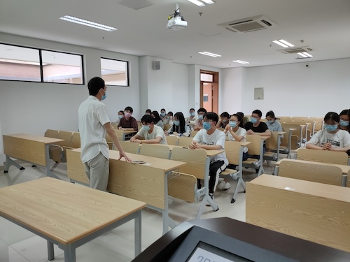 各班班主任强调诚信考试
