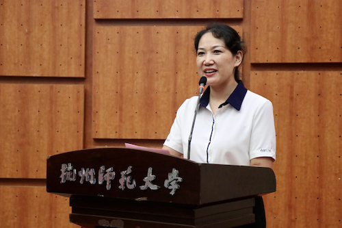 4.学工部部长、军训师副政委金向华发言