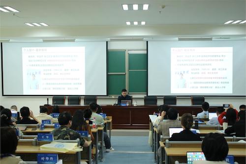 杭州师范大学经亨颐教育学院教授、博导、杭州师范大学中国创新创业教育研究院院长黄扬杰授课